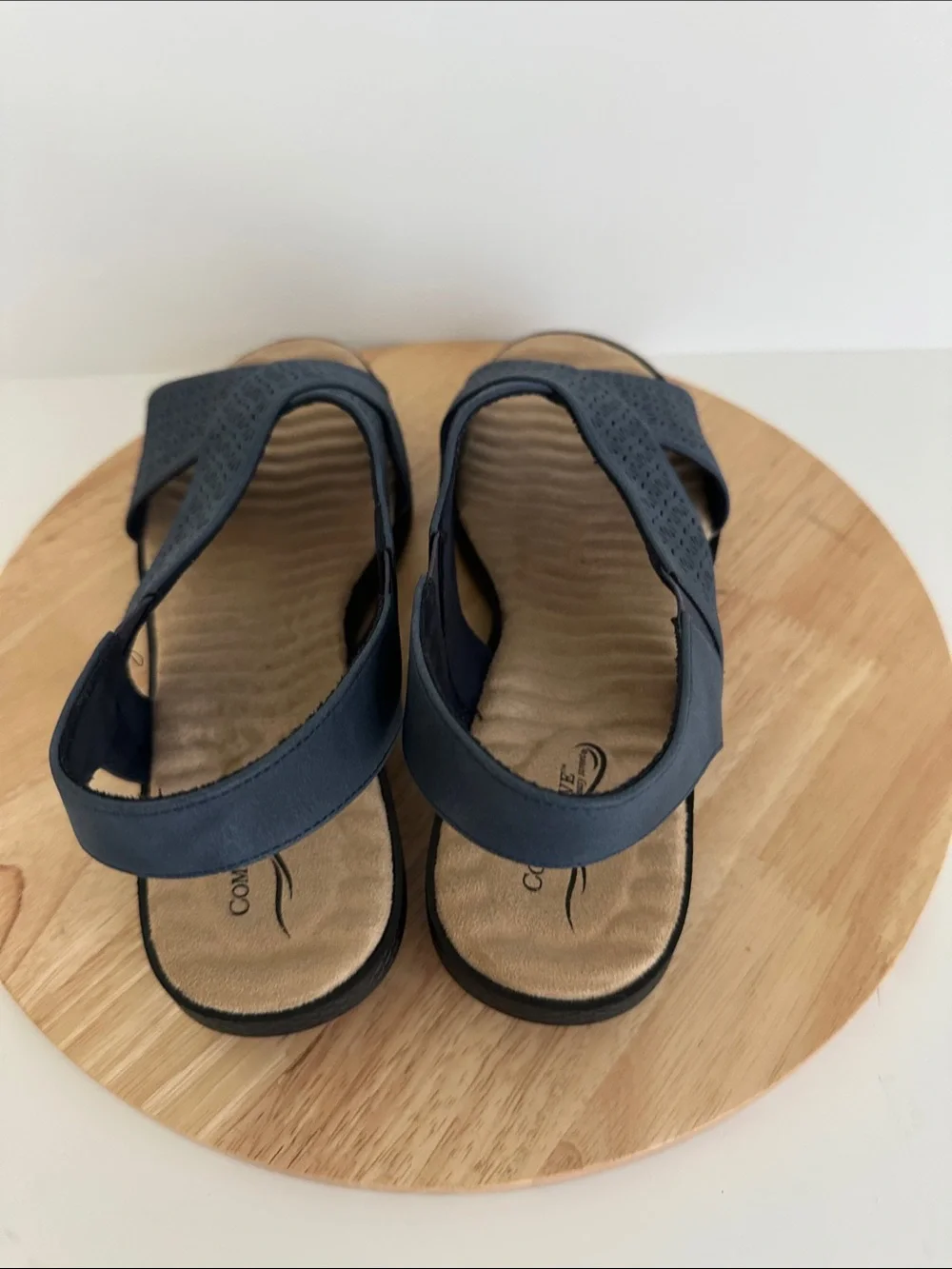 Easy Street Womens Claudia Wedge Sandals